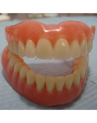 Prótesis  total (dientes postizos totales)   