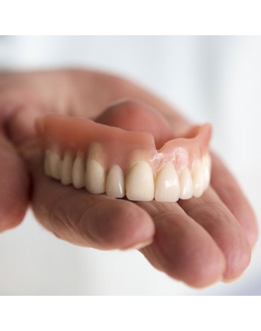 Prótesis total superior (dientes postizos totales superiores)  
